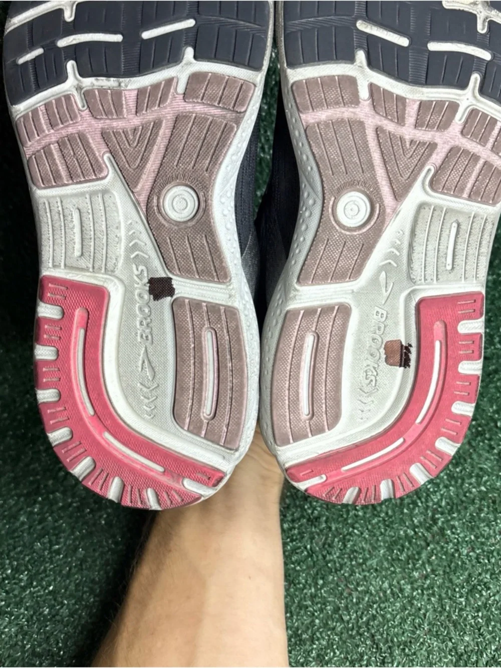 Brooks Ghost 16 Black Raspberry Women Shoe Size 8.5‎ B Black 1204071B051